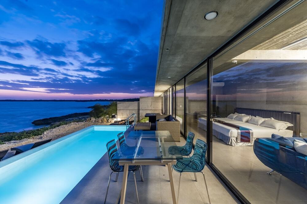 沖縄のプライベートプール付きホテルで充実ステイ3573038