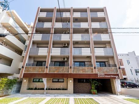 Little Island Okinawa 松山 / 2