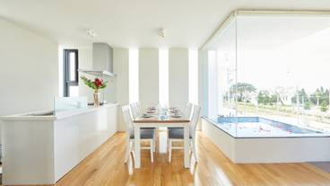 客室内のダイニングエリア / 5