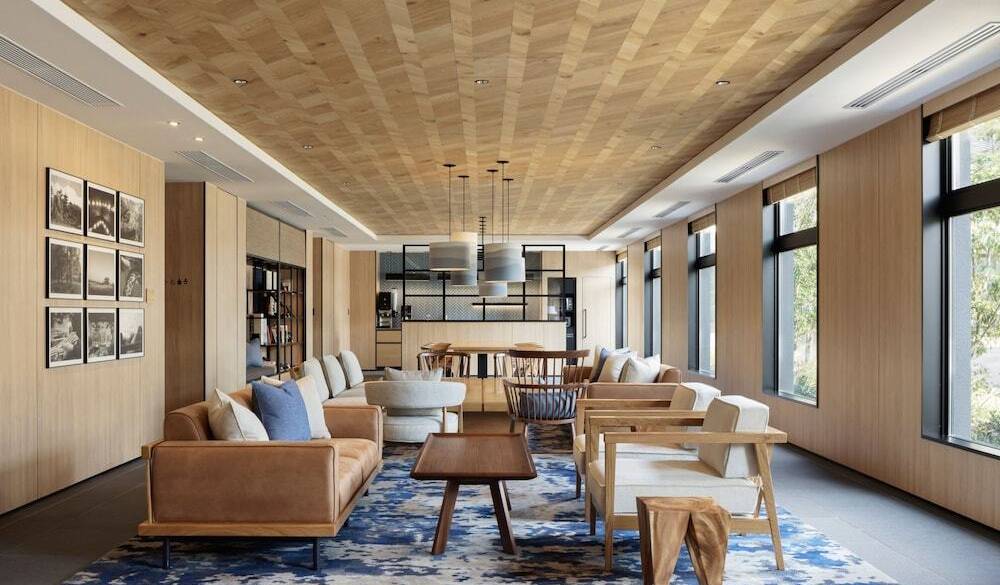 ロビーラウンジ / 1