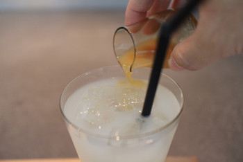 「餅匠 しづく 新町店」ドリンク 1044836 発酵水と有機ジンジャーを使用した しずく特製ジンジャーエール☆