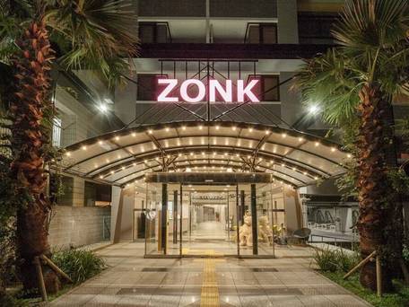 ZONK Hotel Nakasu / 1