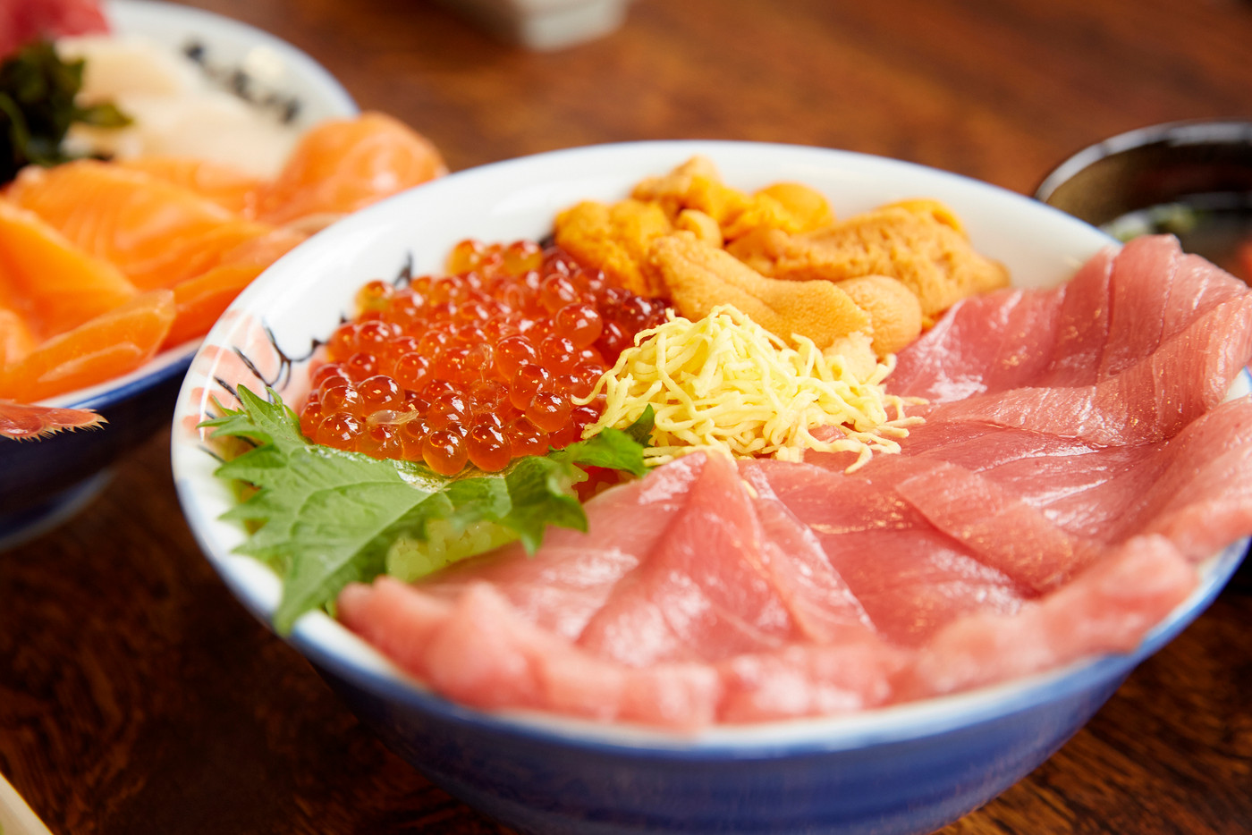 海鮮丼　テーブルフォト