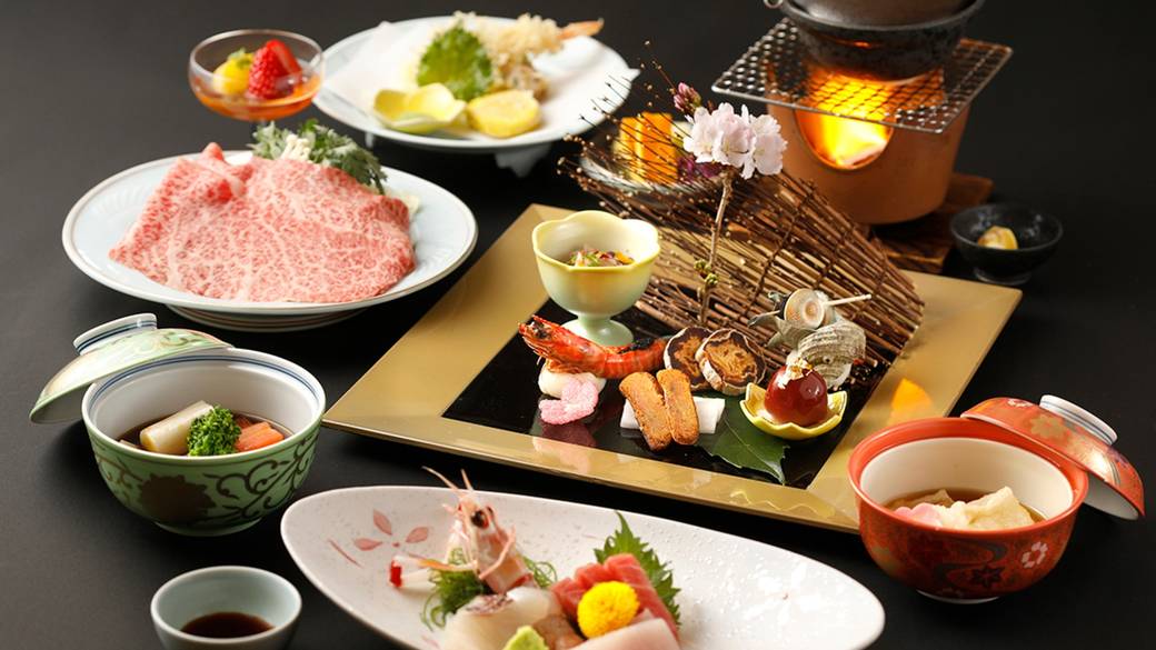 お部屋にいながらにして
季節の会席料理を満喫 / 1