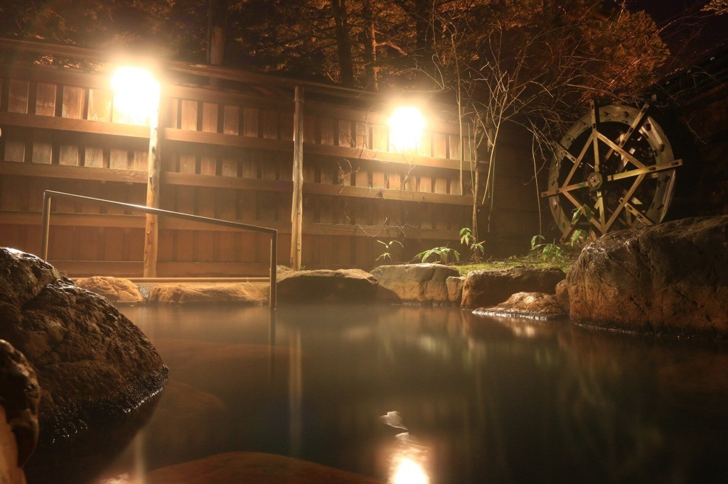 自然が織り成す景色と、源泉かけ流しの湯でリフレッシュ3930000