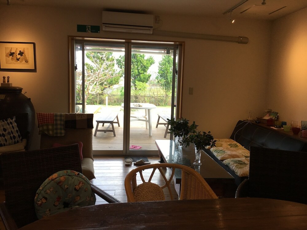 ロビーラウンジ