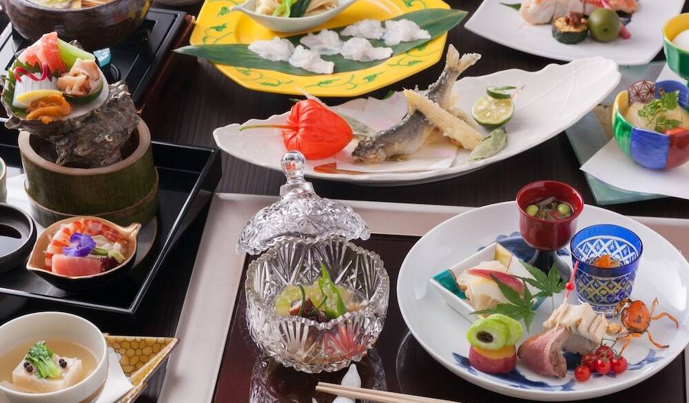 旬の食材が満載
心潤う懐石料理 / 1