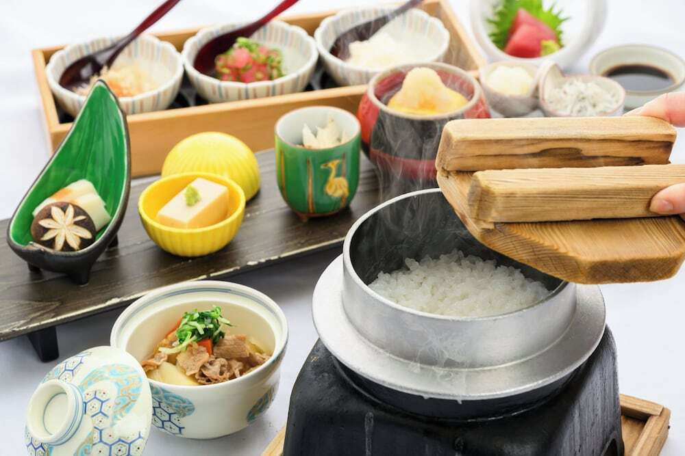 朝食