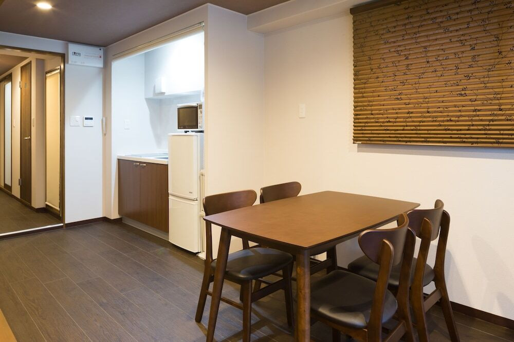 客室内のダイニングエリア