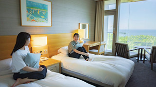 ツインルーム B - 相模湾を見下ろすロケーション -