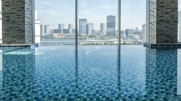 プールから「豊洲大橋」を望む / 3