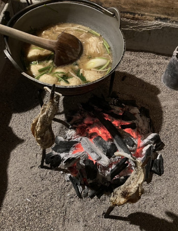 秘湯感たっぷりの山里のにごり湯でくつろぐ4263019