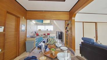 客室内のダイニングエリア / 14