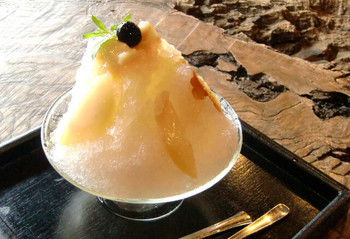 「町家喫茶 三宅商店」 料理 8971529 ＜8月＞桃のかき氷