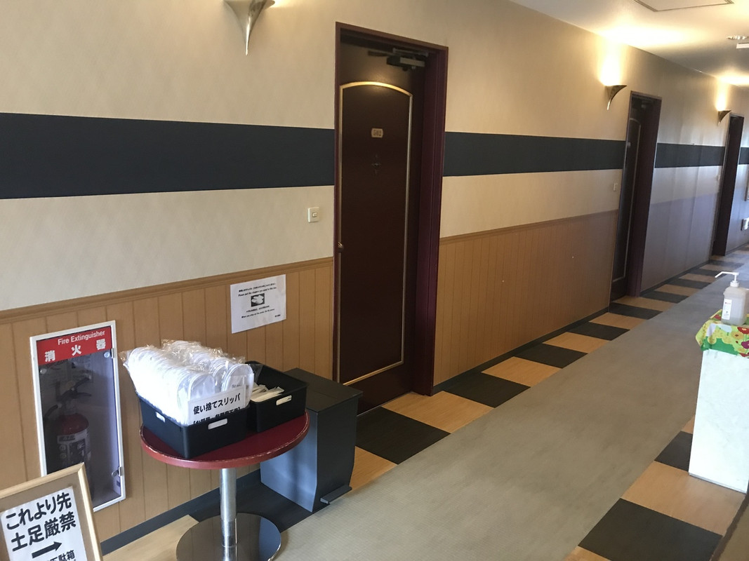 土足厳禁の通路