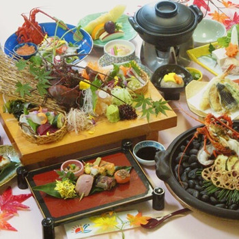 ぷりっぷりの身は新鮮さの証！「伊勢海老会席」で幸せディナーを楽しもう3519757