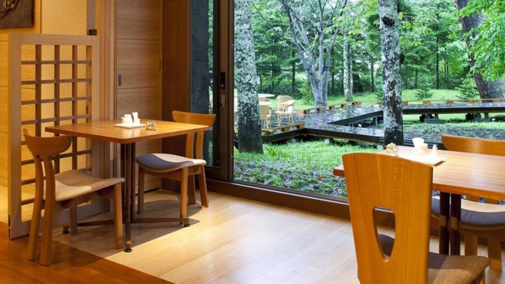 自然を眺めながら
彩り豊かな料理を堪能 / 3