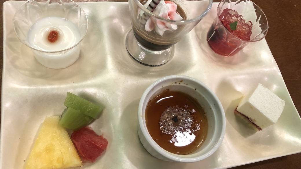 夕食バイキングの一例(4) / 4