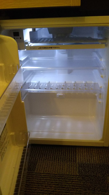 冷蔵庫は空です。