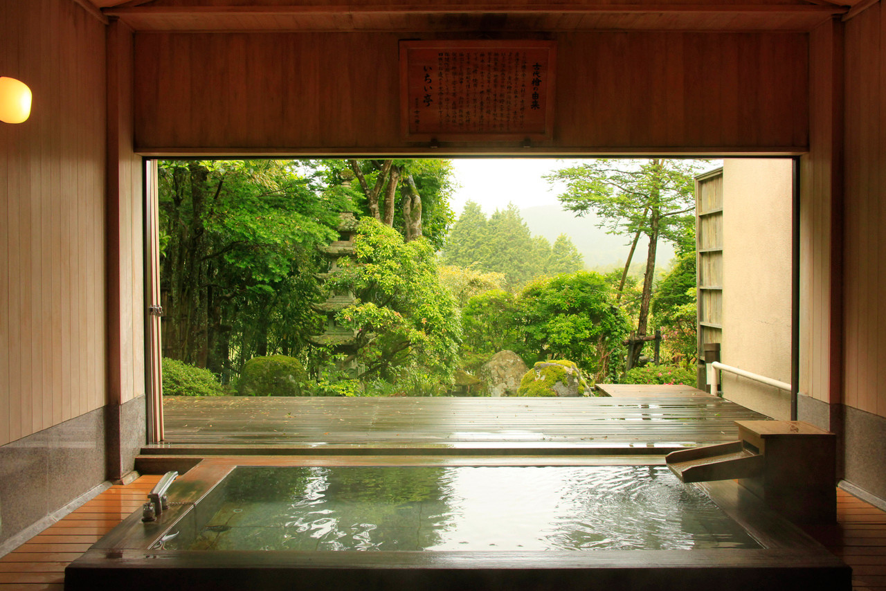 料亭旅館ならではの食事は絶品。全6室の気品あふれる宿4240229