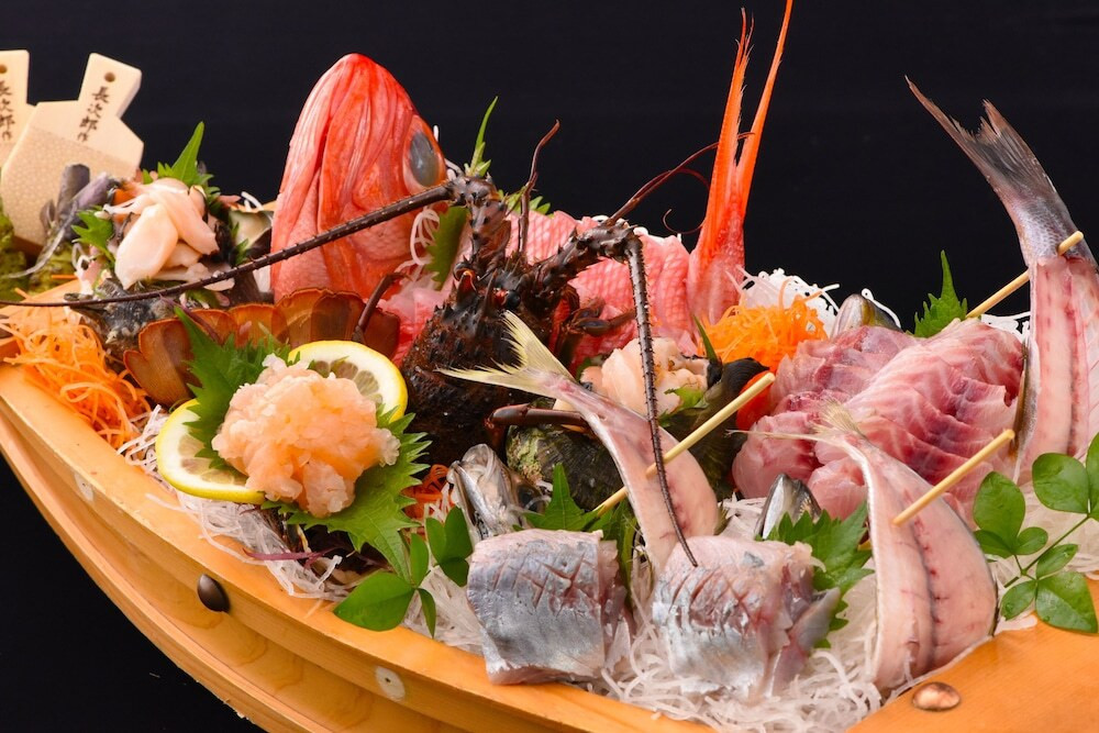 海を望む露天風呂と古代檜の内風呂で温泉三昧3697111