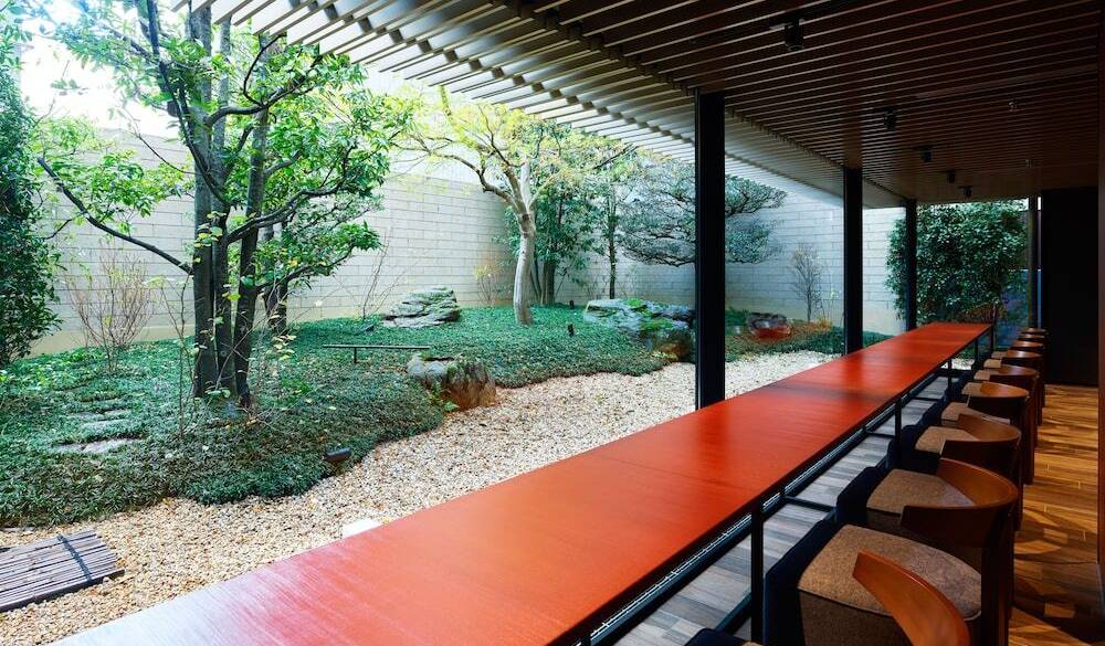 レストラン／輪島塗のカウンター / 5