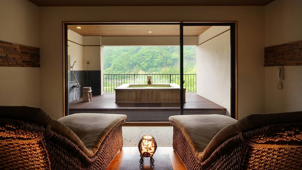 貸切露天風呂「湯るり」 / 1