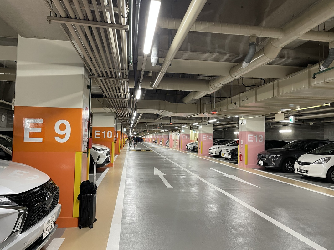 辛島公園地下駐車場