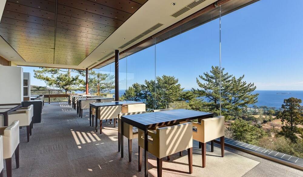 朝日を浴びつつ
ホッとする和朝食を / 3