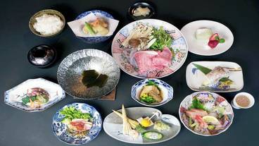 旅館のお食事処 / 28