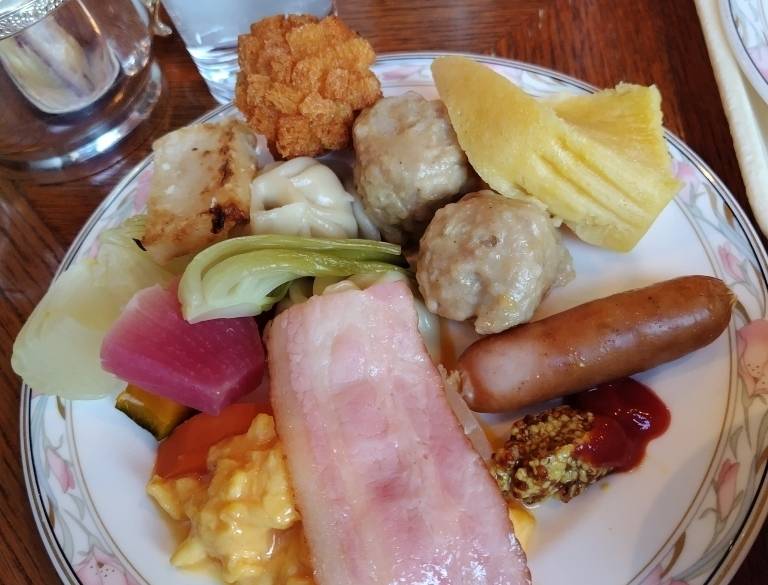 和洋中が味わえる
朝食ブッフェ / 3