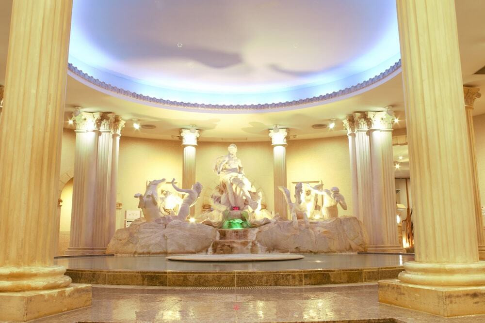 お風呂と岩盤浴、プールが揃った一大レジャー施設4088889