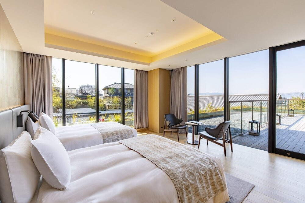 テラスから「八坂の塔」や京都の街並みを一望3653239