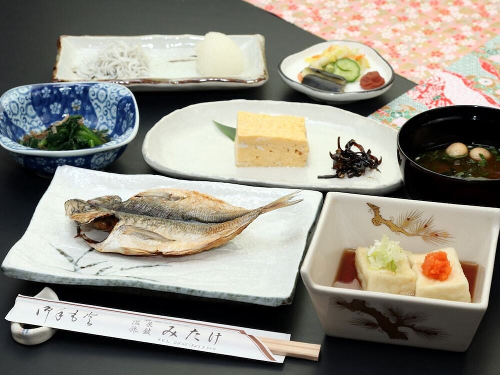 朝食