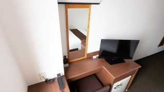 セミダブルルーム [喫煙] 13.5平米 <シモンズベッド/デュベスタイル>