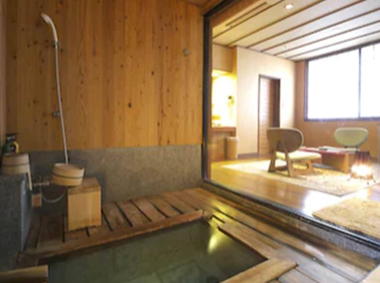 露天風呂付きの
お部屋でまったり / 2