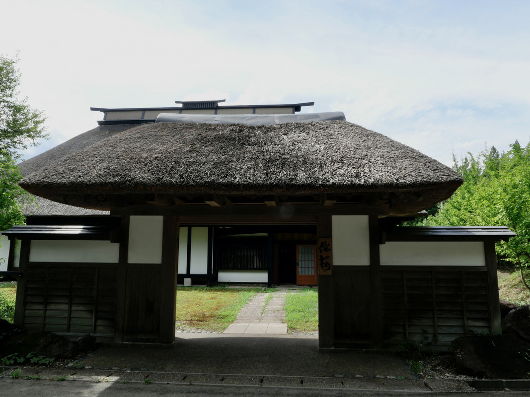 築200年の茅葺き古民家を移築