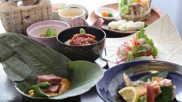 食事・飲み物 / 3