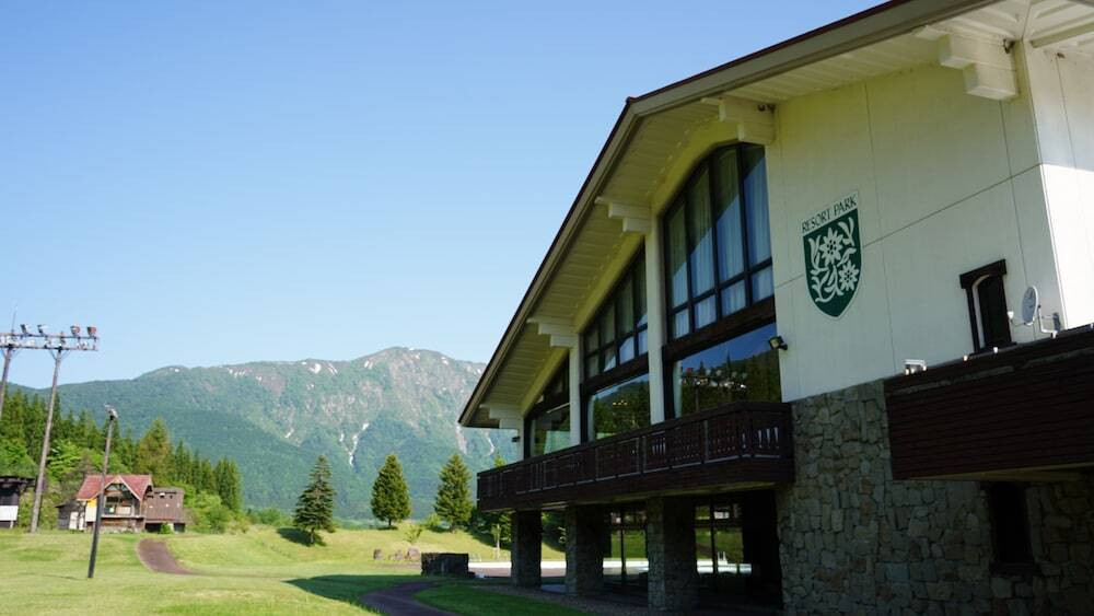 スイスシャレー風の山岳リゾートステイで心を解きほぐす4036238