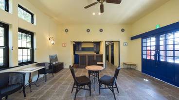 内部エントランス / 2