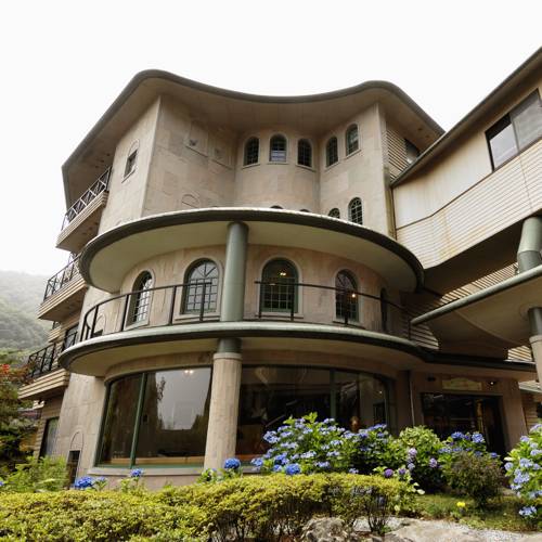 自家源泉が自慢の宿
「箱根の森 おかだ」 / 2