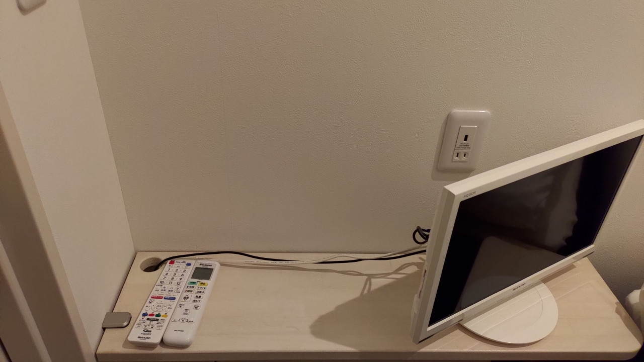 USB電源はありますがベッドまでは遠い