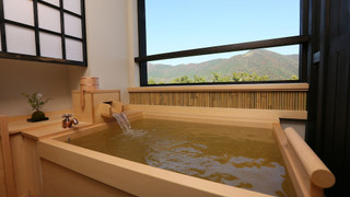 【天然温泉露天風呂付き】“和ツイン (庭側)” 38平米