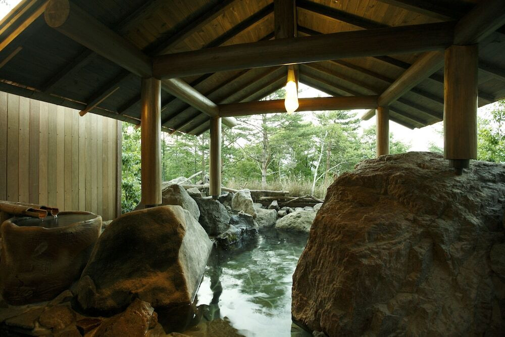貸切露天風呂 「岩室」