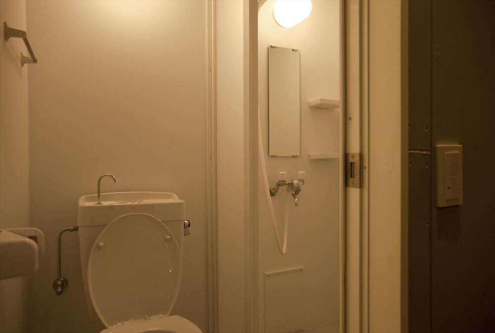 バスルームのシャワー