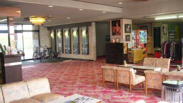 ロビーラウンジ / 4