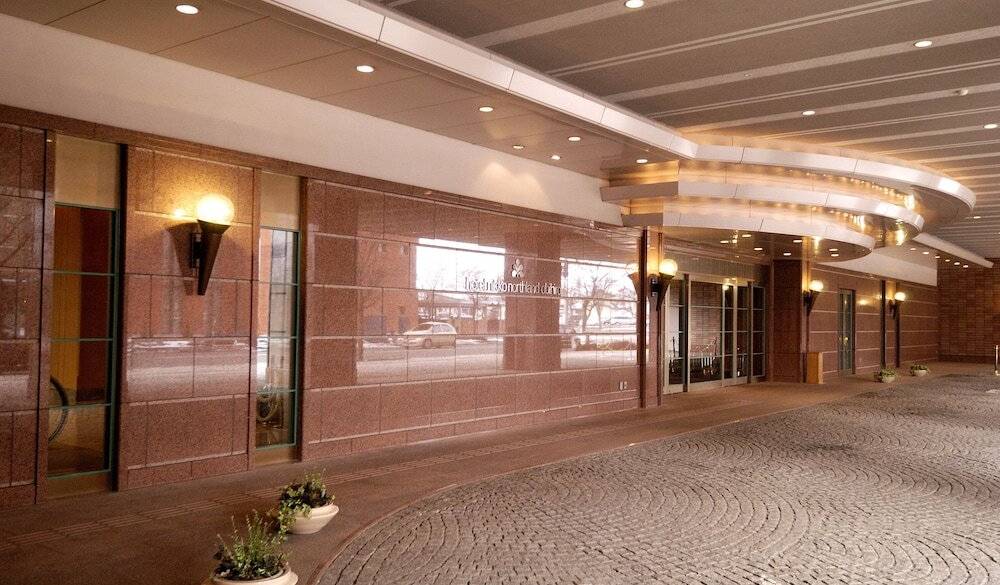 ホテルエントランス / 1