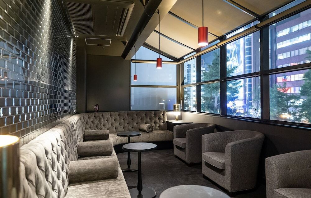 大人なラウンジでお腹と心を満たして4290084