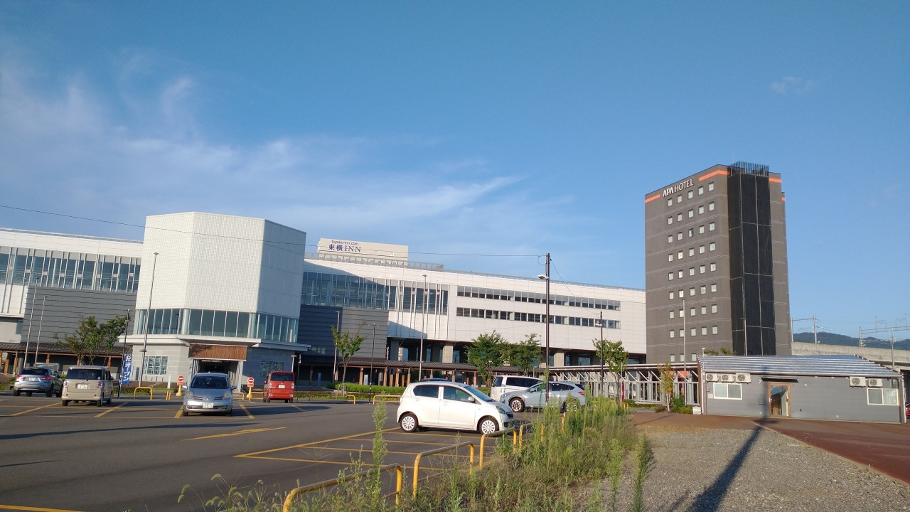 上越妙高駅とホテル