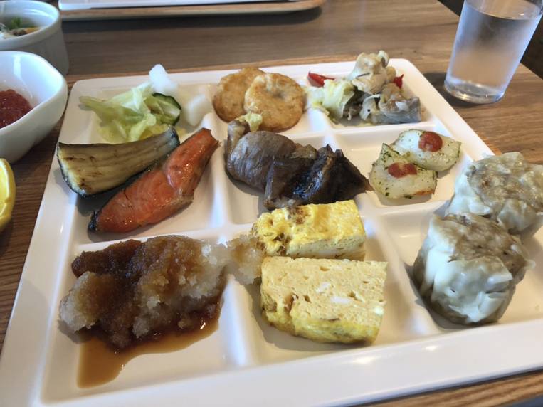 いくら食べ放題♪
贅沢な朝食ビュッフェ / 3